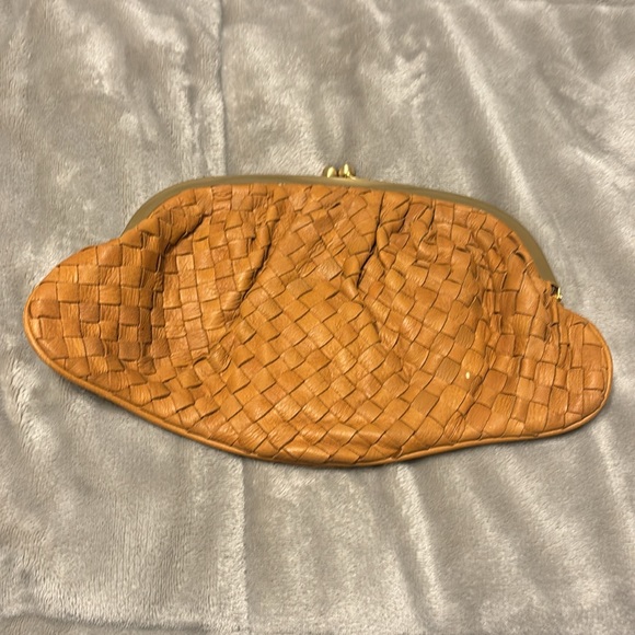 Tan Urban Outfitters Woven Purse Gold Hardware - Picture 2 of 13